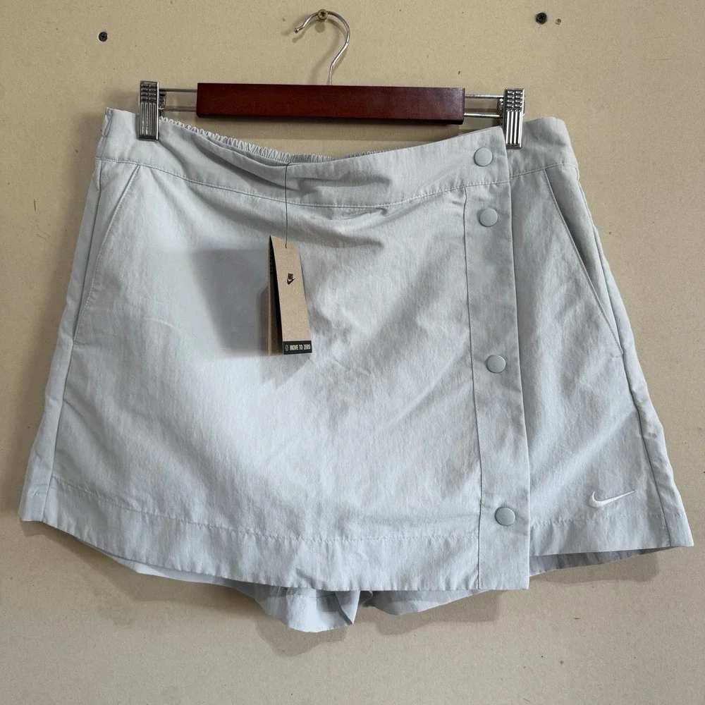 NWT Nike Sportswear Essential Woven Mid-Rise Skort Light Silver Gray Size L $60